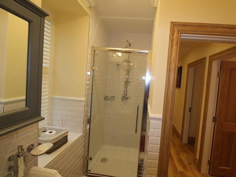 The Post House Apartment Кинсейл Екстериор снимка