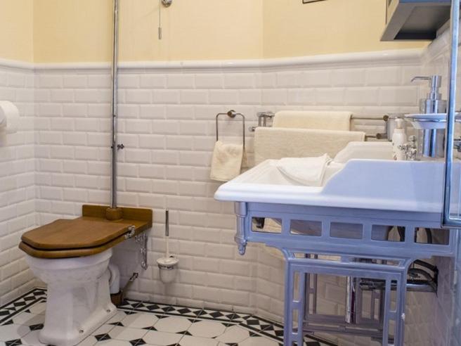 The Post House Apartment Кинсейл Екстериор снимка